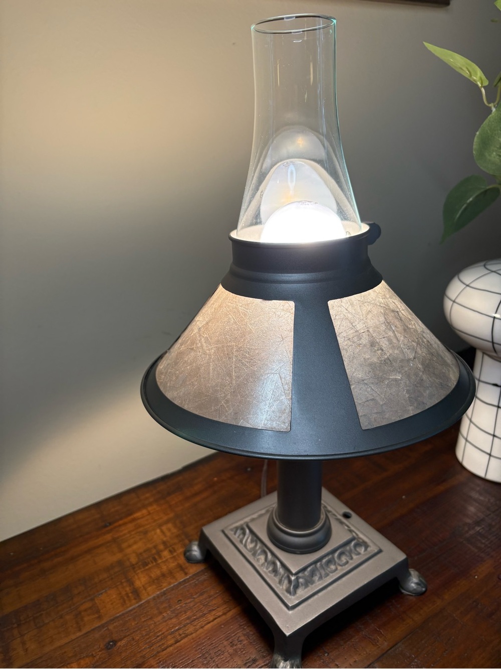 Antique-Style Silver Mica Bouillotte Hurricane Lamp - Picture 2 of 13